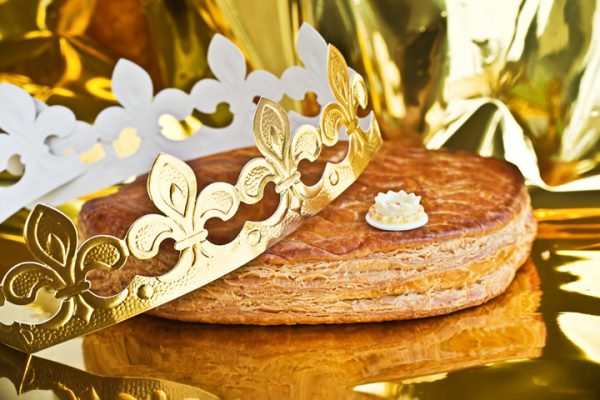 フランスの新年のお祝いに欠かせない伝統菓子「ガレット・デ・ロワ」