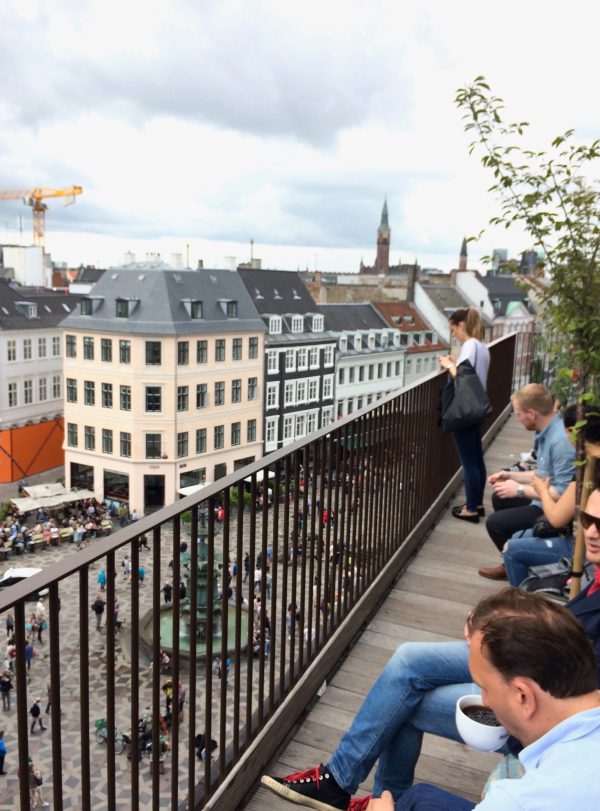 カフェからコペンハーゲンの街を眺めよう