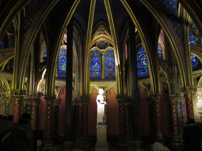 ルイ9世の像