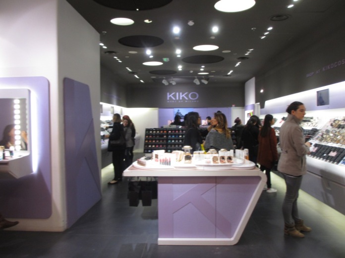 KIKO化粧品売り場