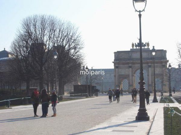 朝のチュイルリー公園ではスリに要注意