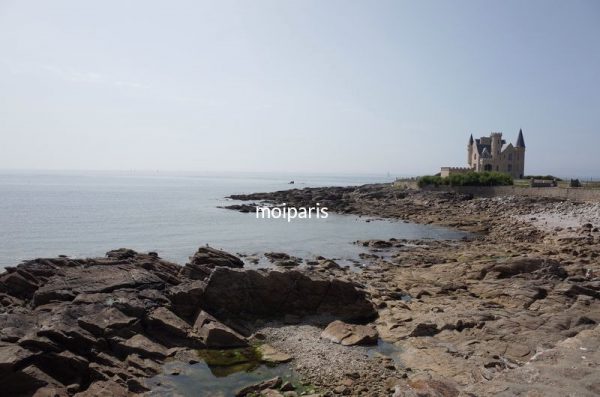 ブルターニュの海岸に残る個人のお城