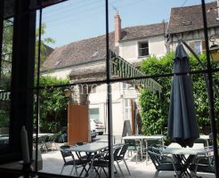 フランス最古のレストラン「オステルリー・デュ・ラ・クロワ・ドール」