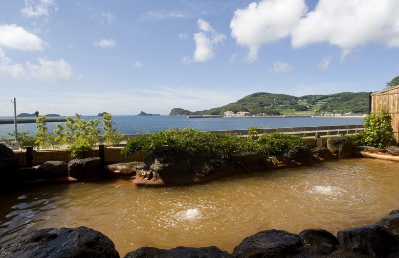 壱岐リトリート海里村上の温泉は自噴・源泉かけ流し