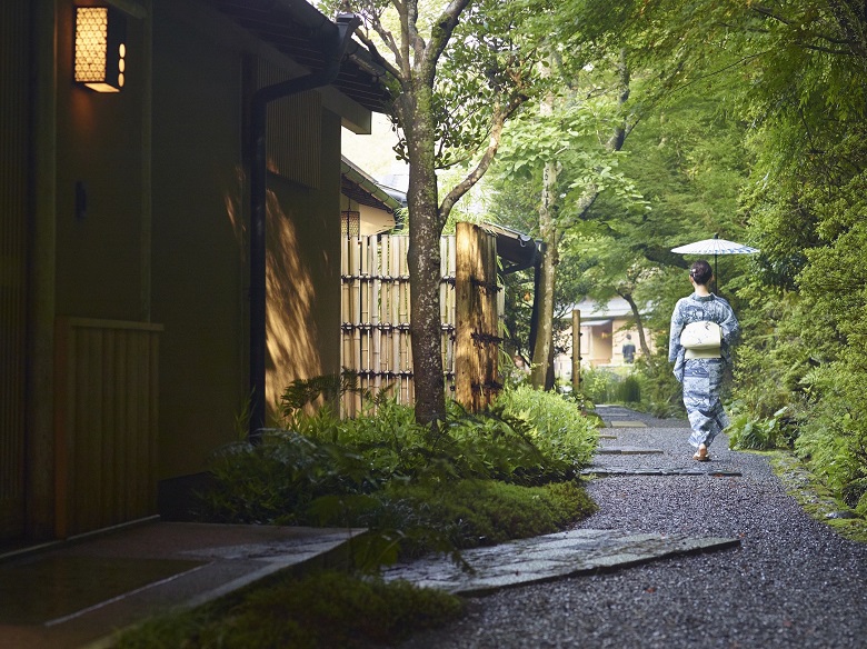 夏の庭路地・星のや京都