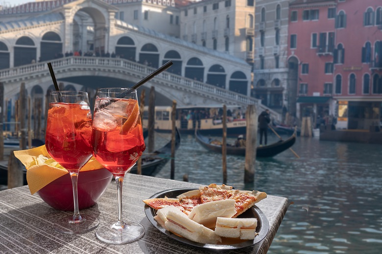 アペリティーヴォはイタリアハネムーンでぜひ楽しんでもらいたい