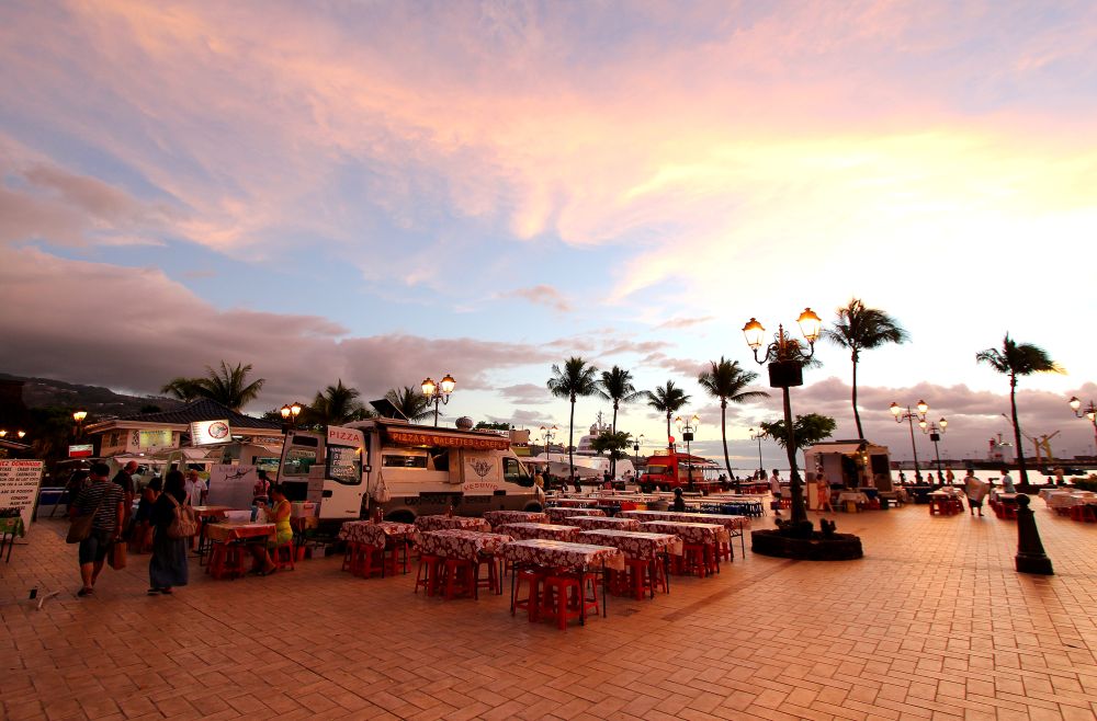 タヒチ島の屋台村「ルロット」