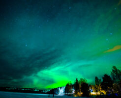 ラップランド地方ロバニエミのオーロラ