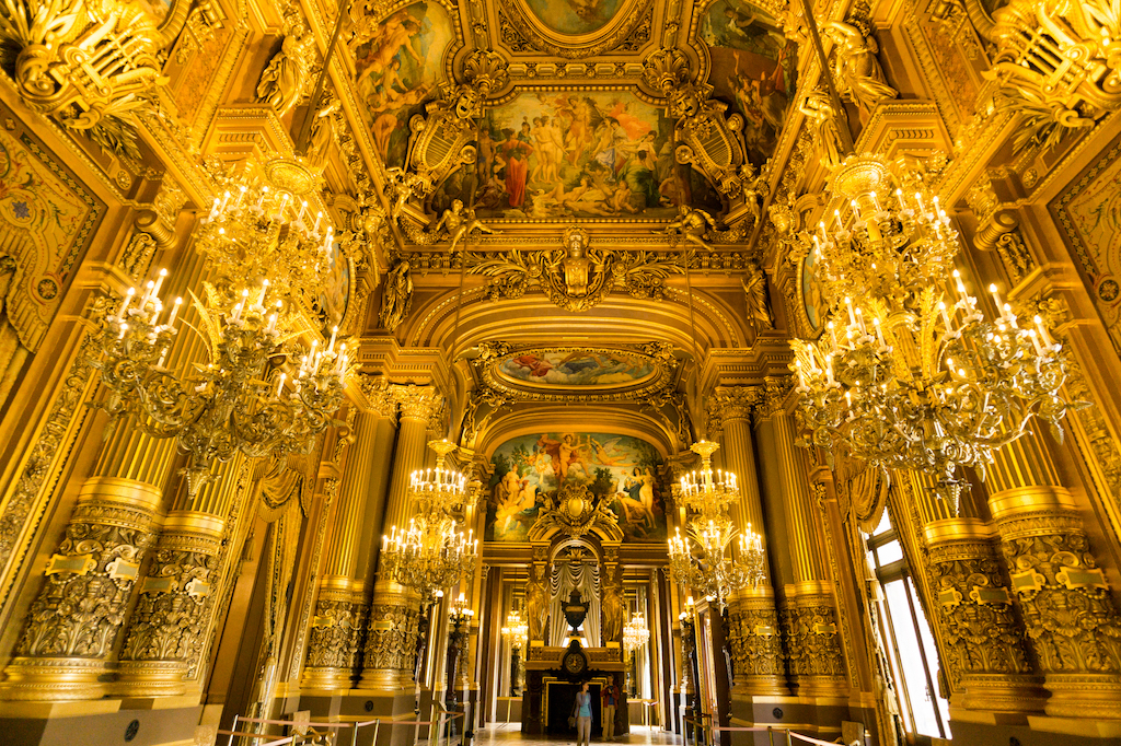 煌びやかなオペラ座