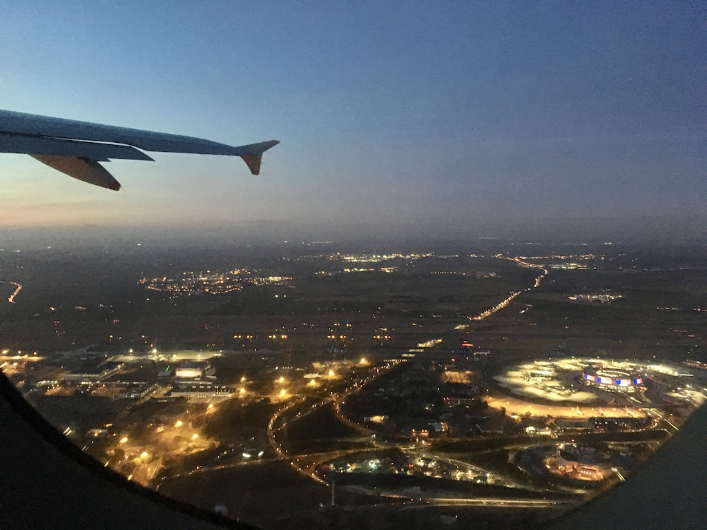 飛行機から見下ろすパリ
